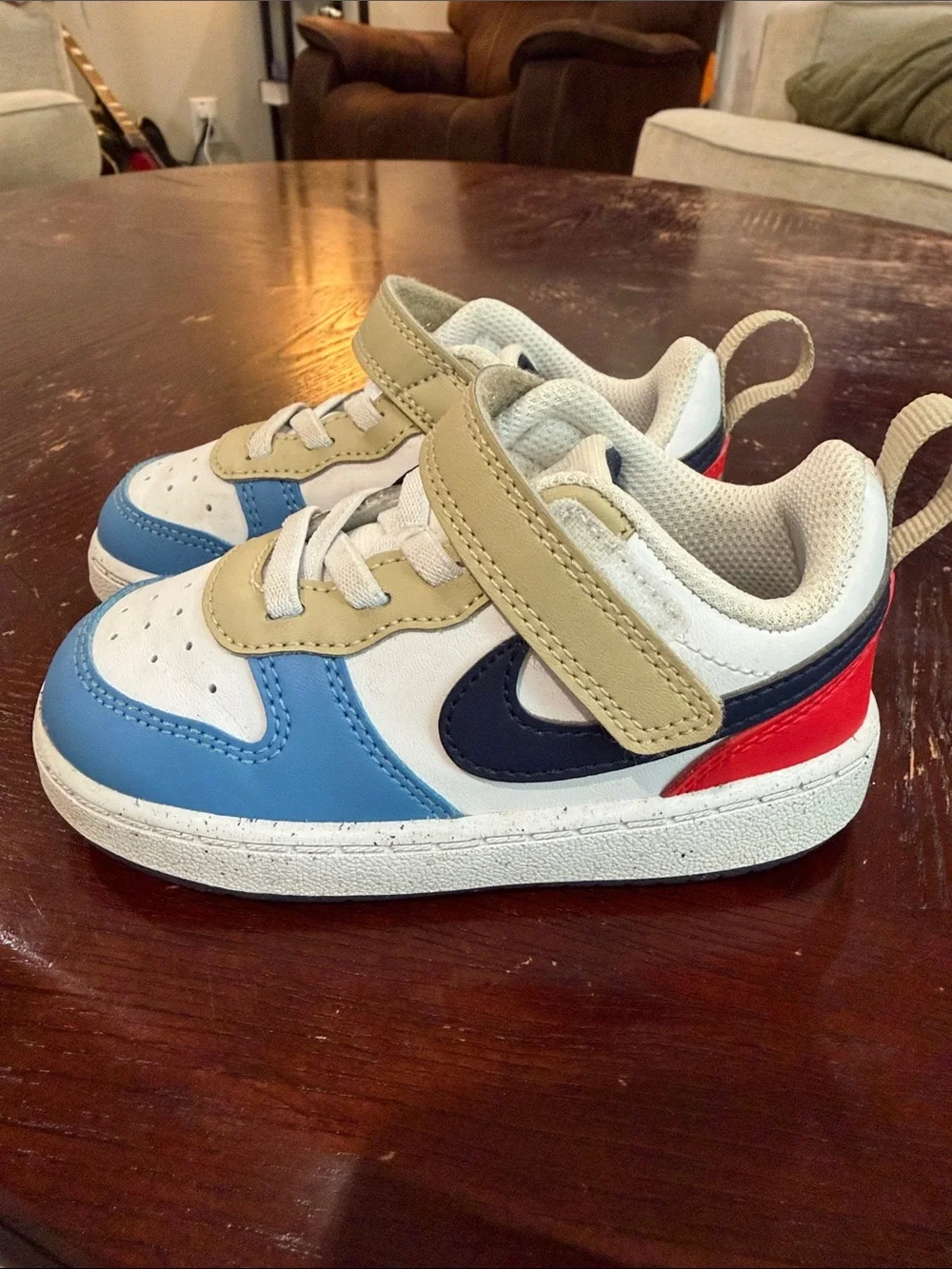 Nike Kids White Blue Red Low-Top Sneakers with Navy Swoosh